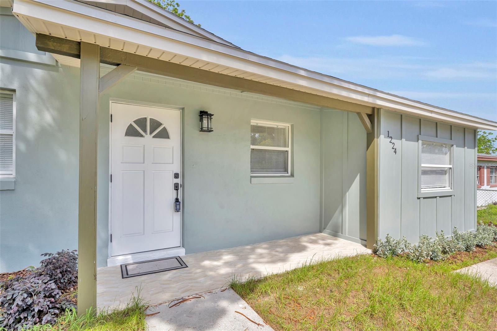 1224 Helen St Property Photo 3