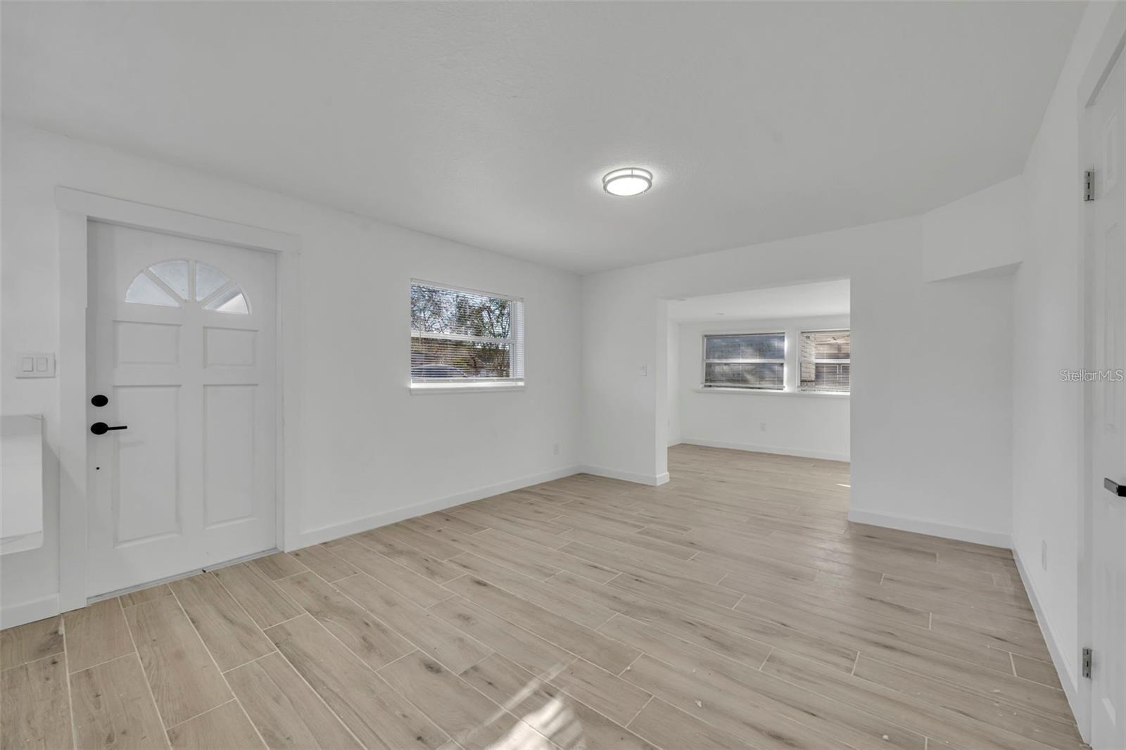 1224 Helen St Property Photo 8