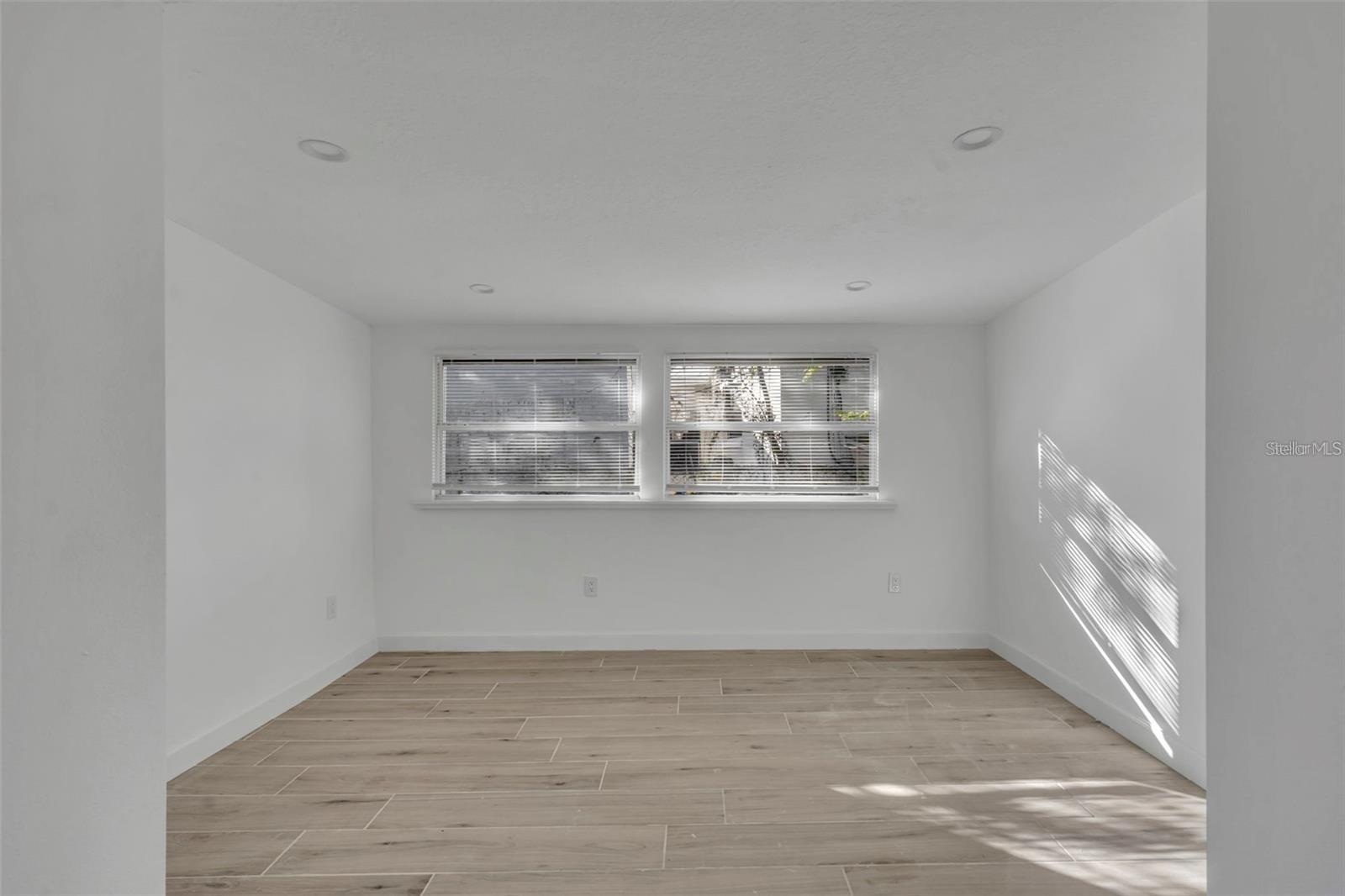 1224 Helen St Property Photo 10