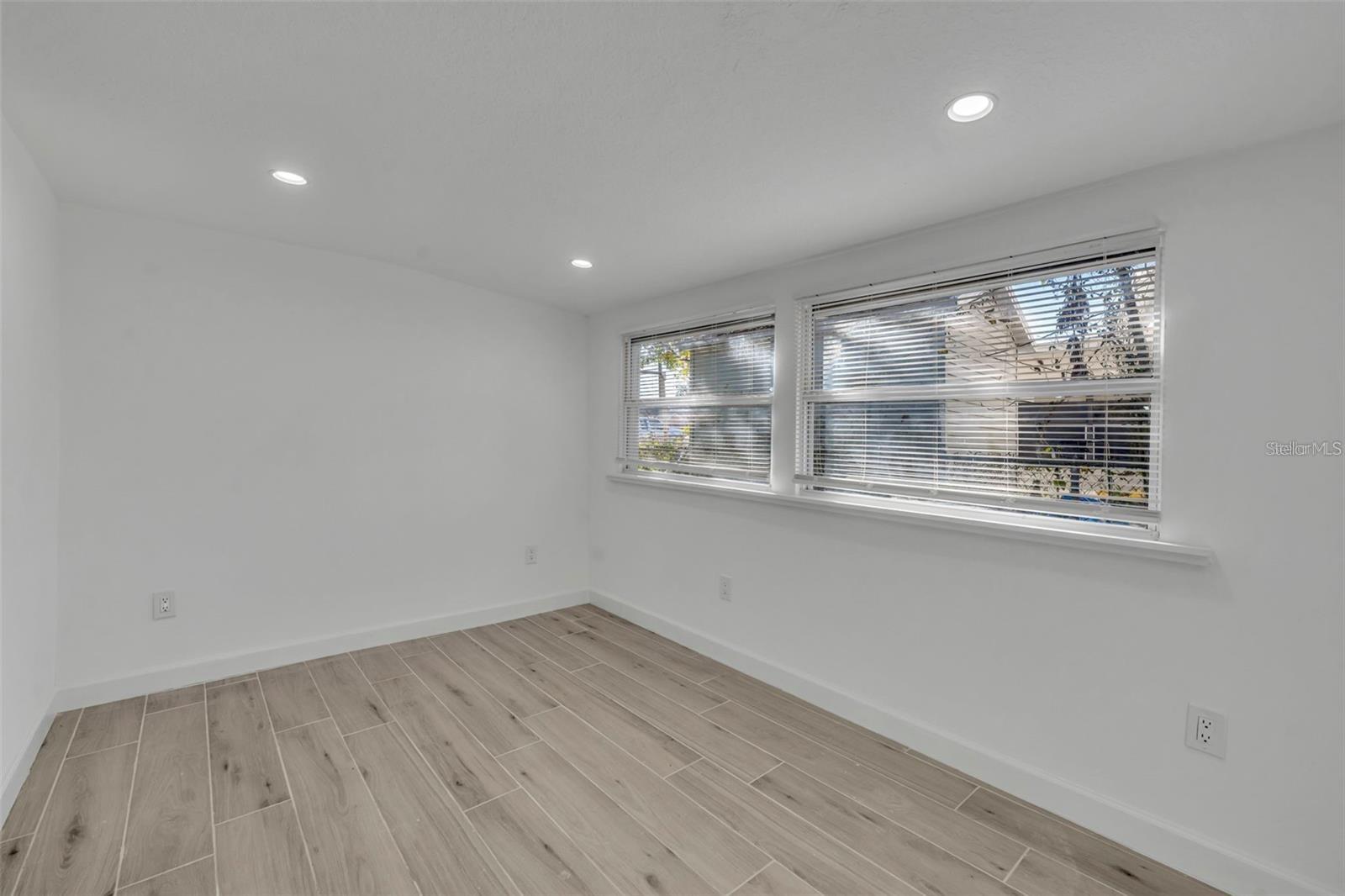 1224 Helen St Property Photo 11