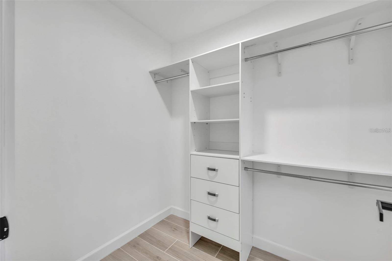 1224 Helen St Property Photo 14