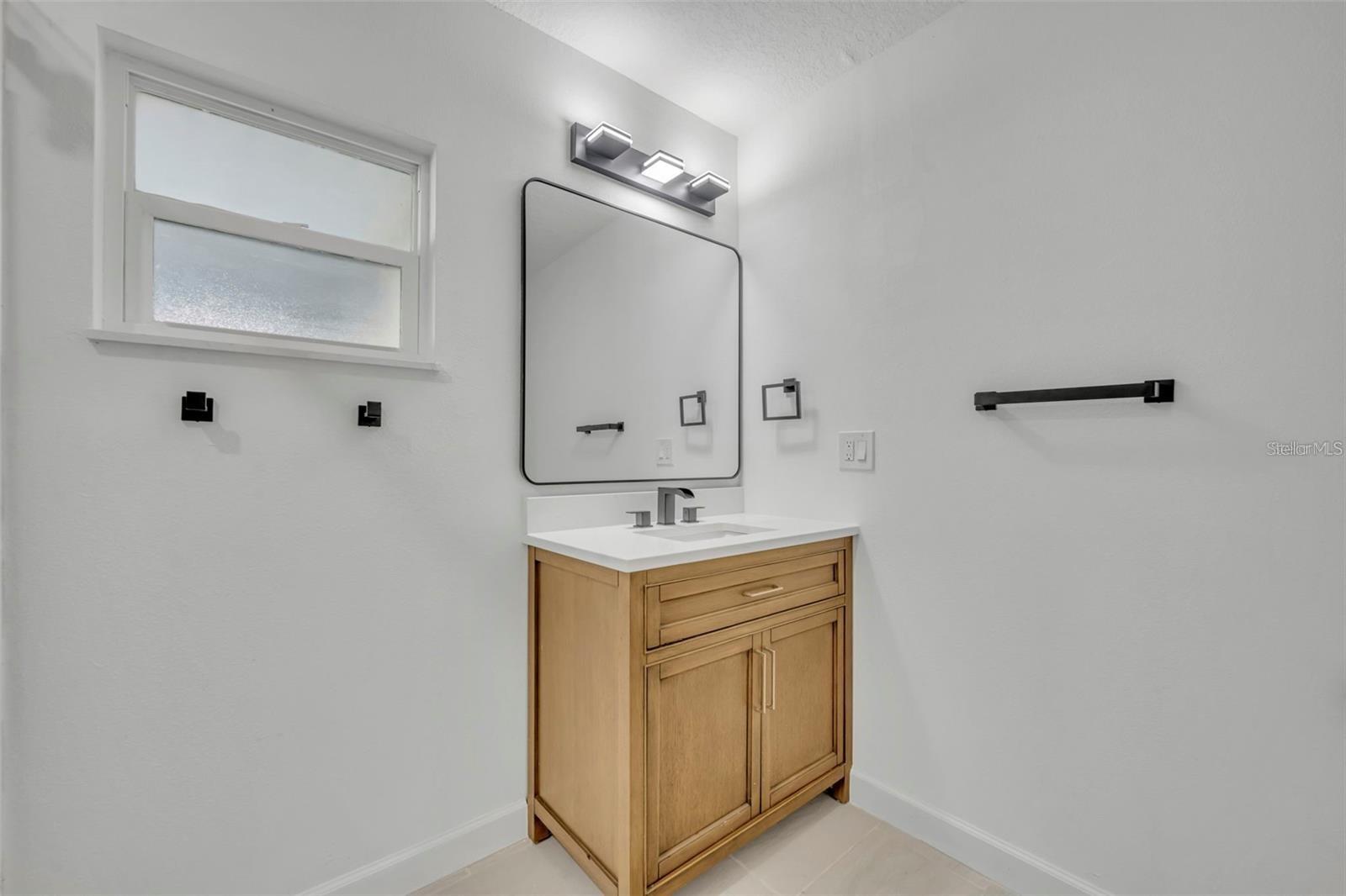 1224 Helen St Property Photo 15