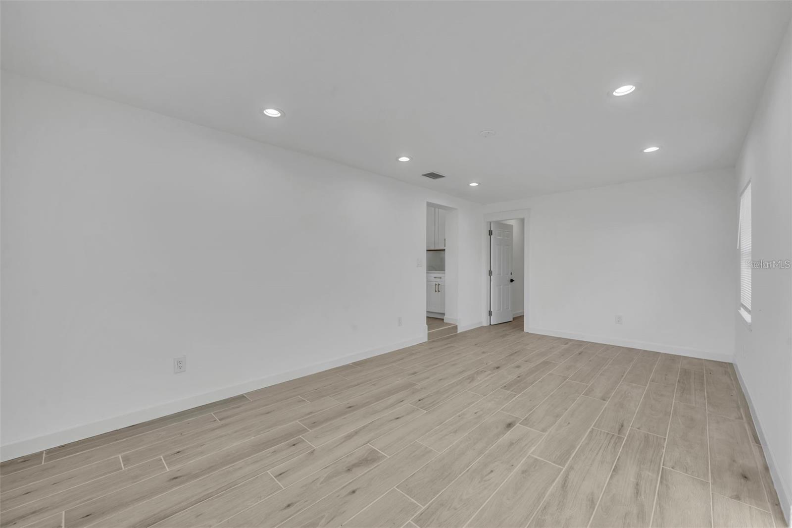 1224 Helen St Property Photo 18