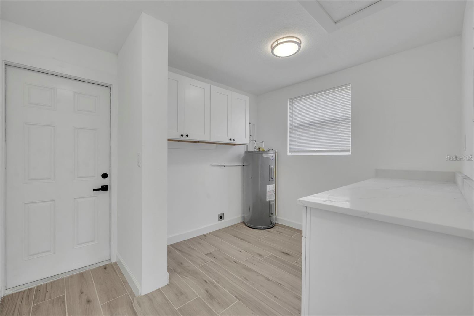1224 Helen St Property Photo 19