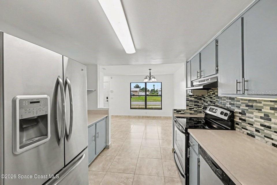 2292 Lakeview Dr Property Photo 4