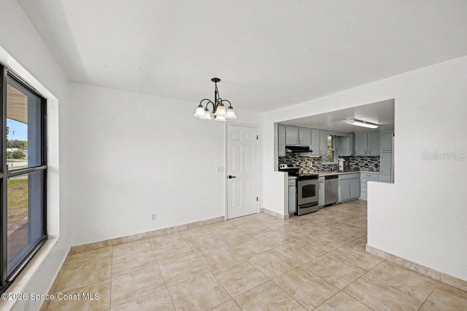 2292 Lakeview Dr Property Photo 5