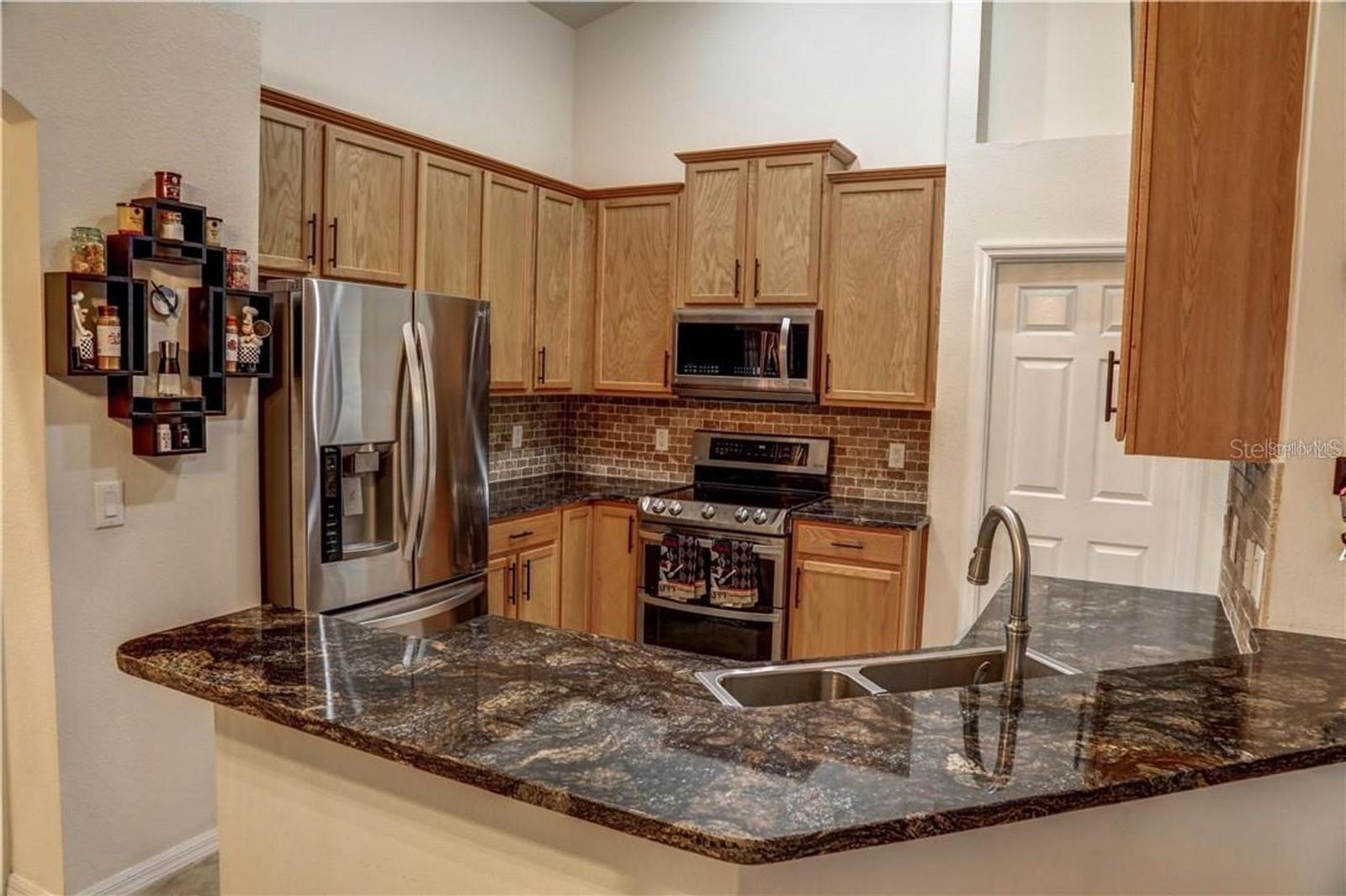 1521 Echo Lake Ct Property Photo 5