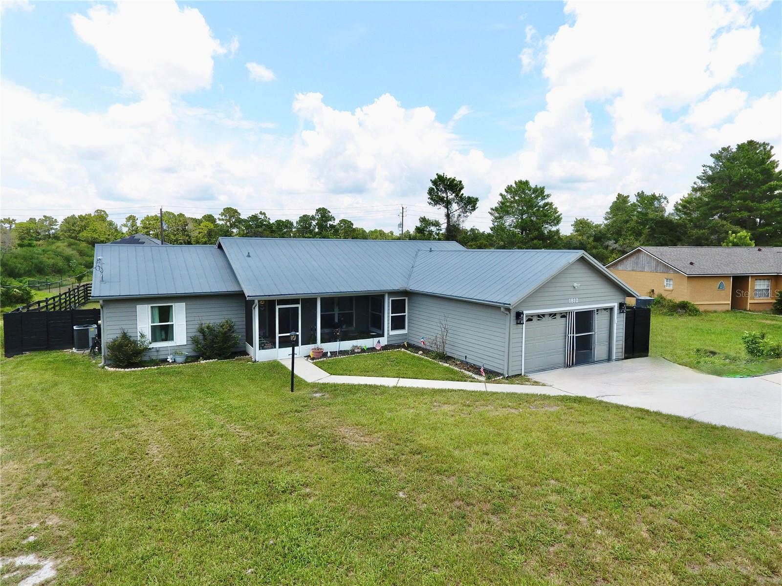 1812 WHIPPLE DR