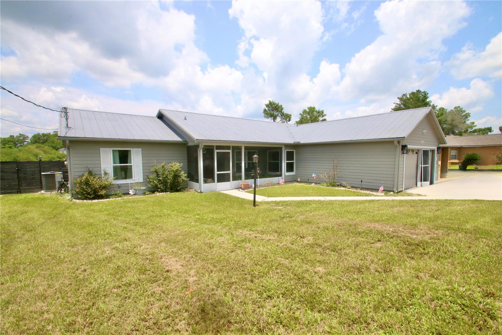 1812 Whipple Dr Property Photo 3