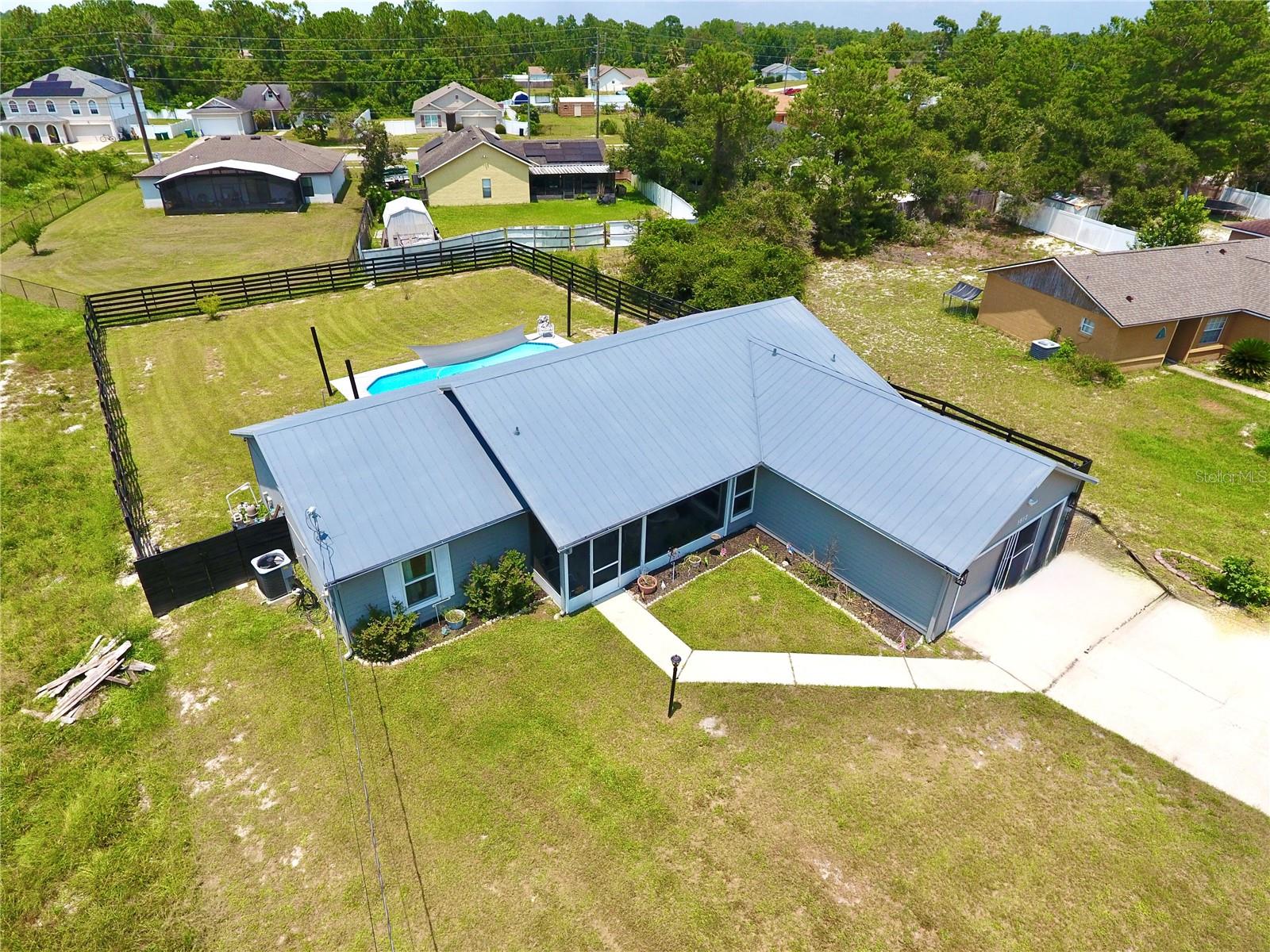 1812 Whipple Dr Property Photo 4