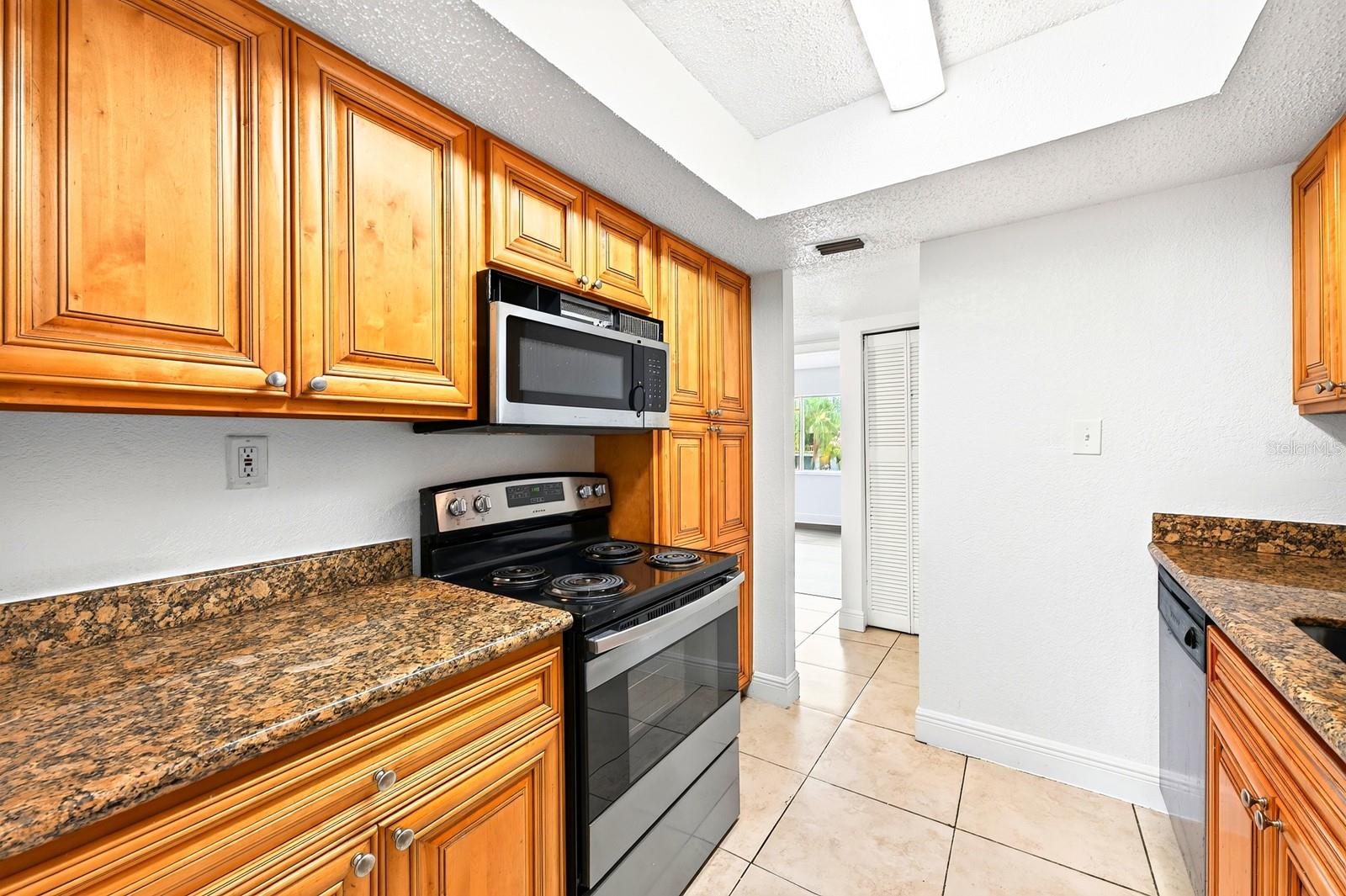 4737 S Texas Ave #4737d Property Photo 4