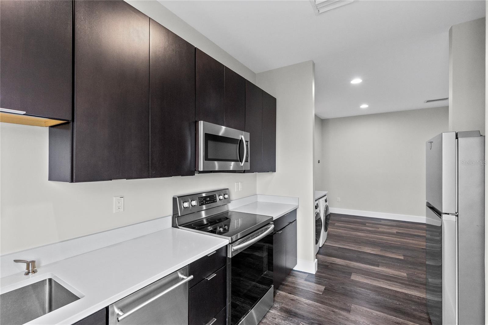 14105 Corrigan Ave #b Property Photo 3
