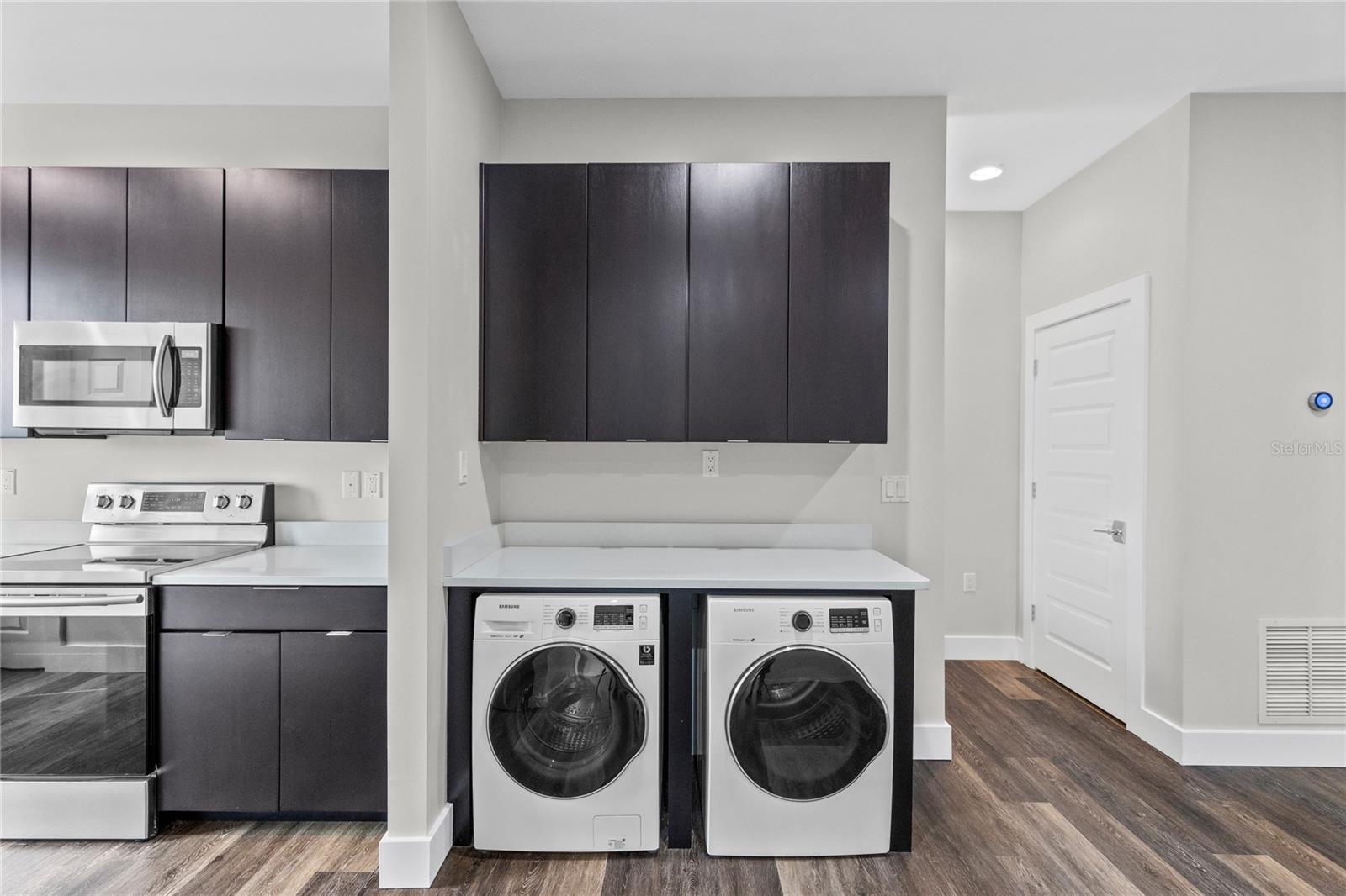 14105 Corrigan Ave #b Property Photo 4
