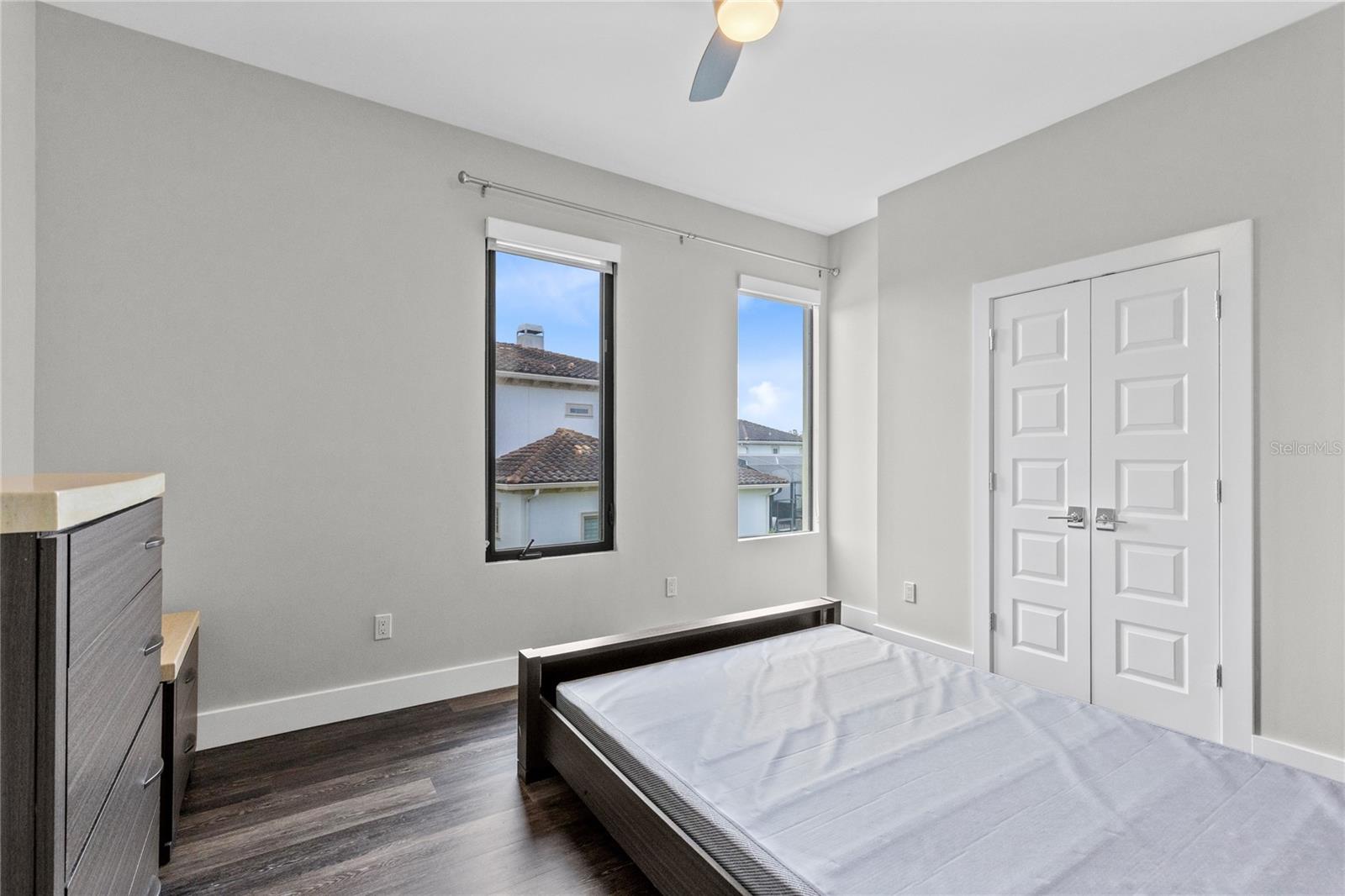 14105 Corrigan Ave #b Property Photo 9