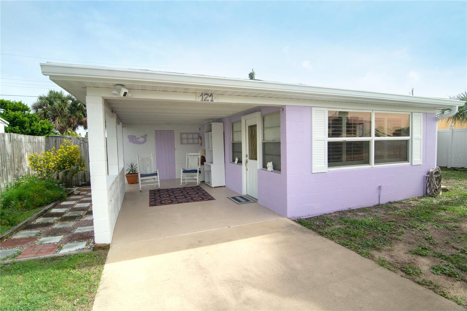 121 Laurie Dr Property Photo 3