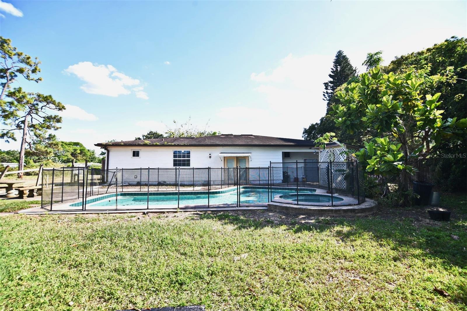 7033 Easter St Property Photo 2