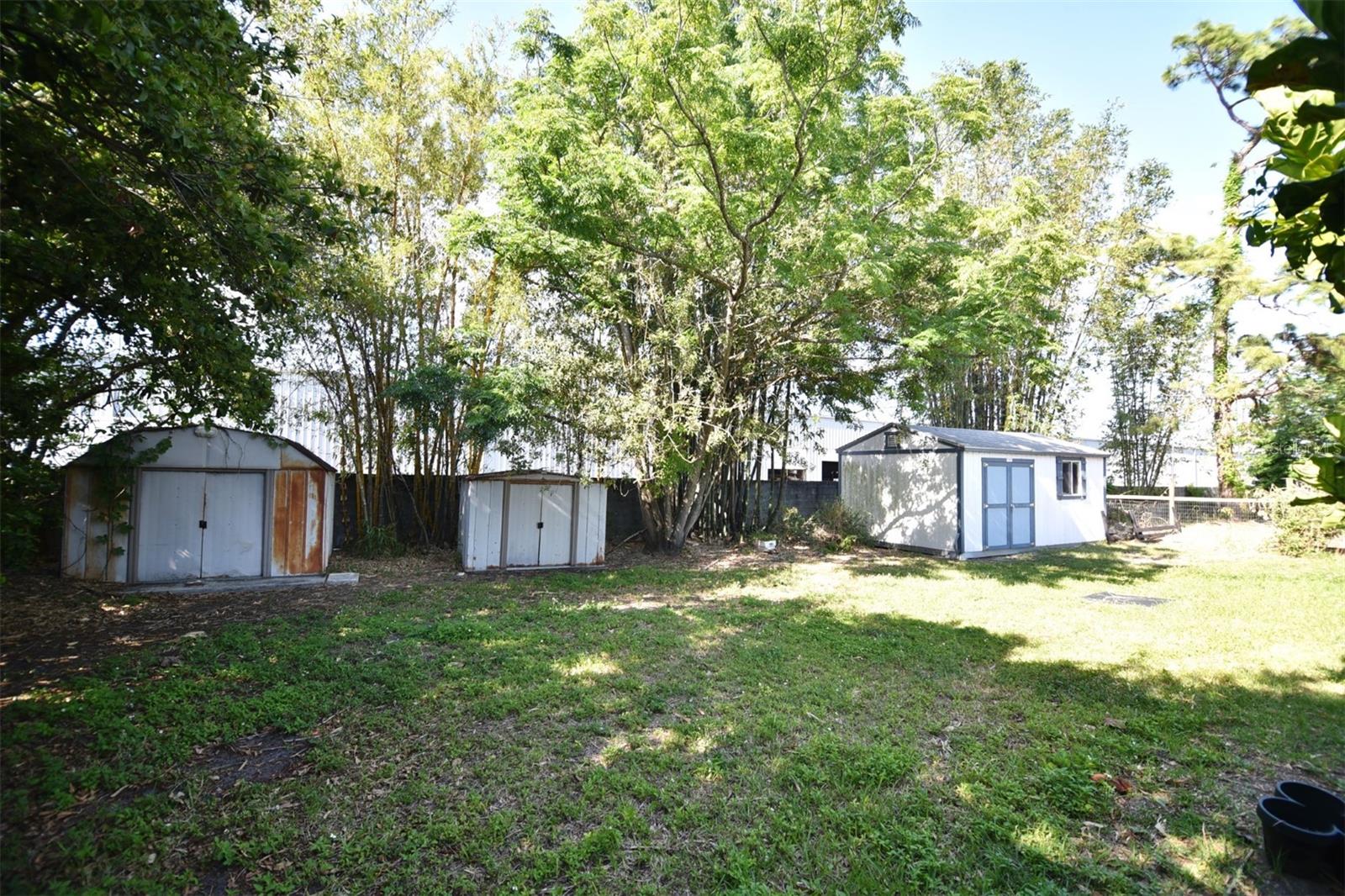 7033 Easter St Property Photo 6