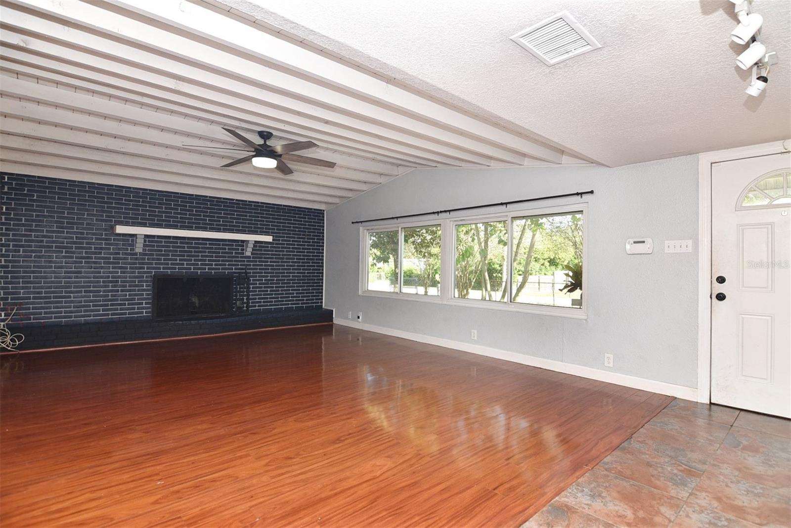 7033 Easter St Property Photo 8