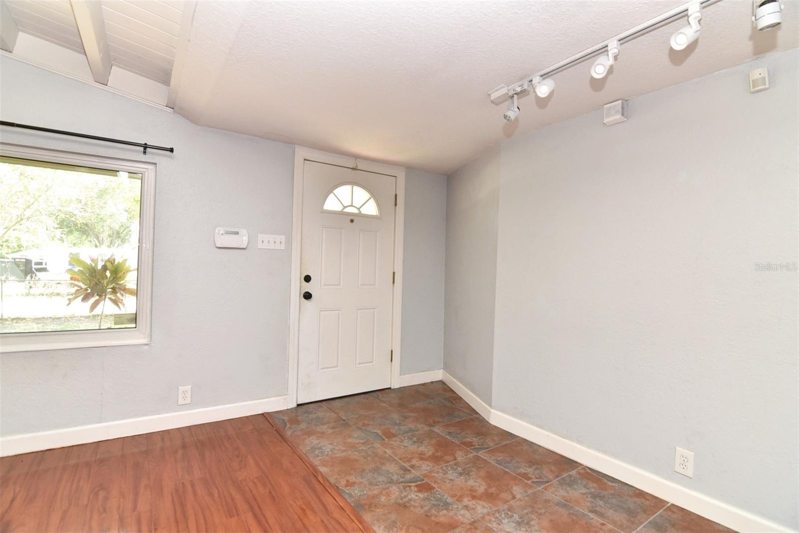 7033 Easter St Property Photo 9