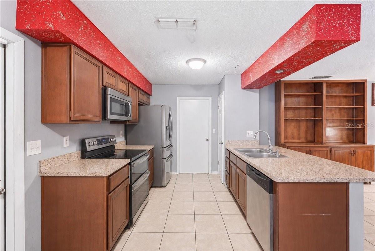 408 Lanier Ln Property Photo 12