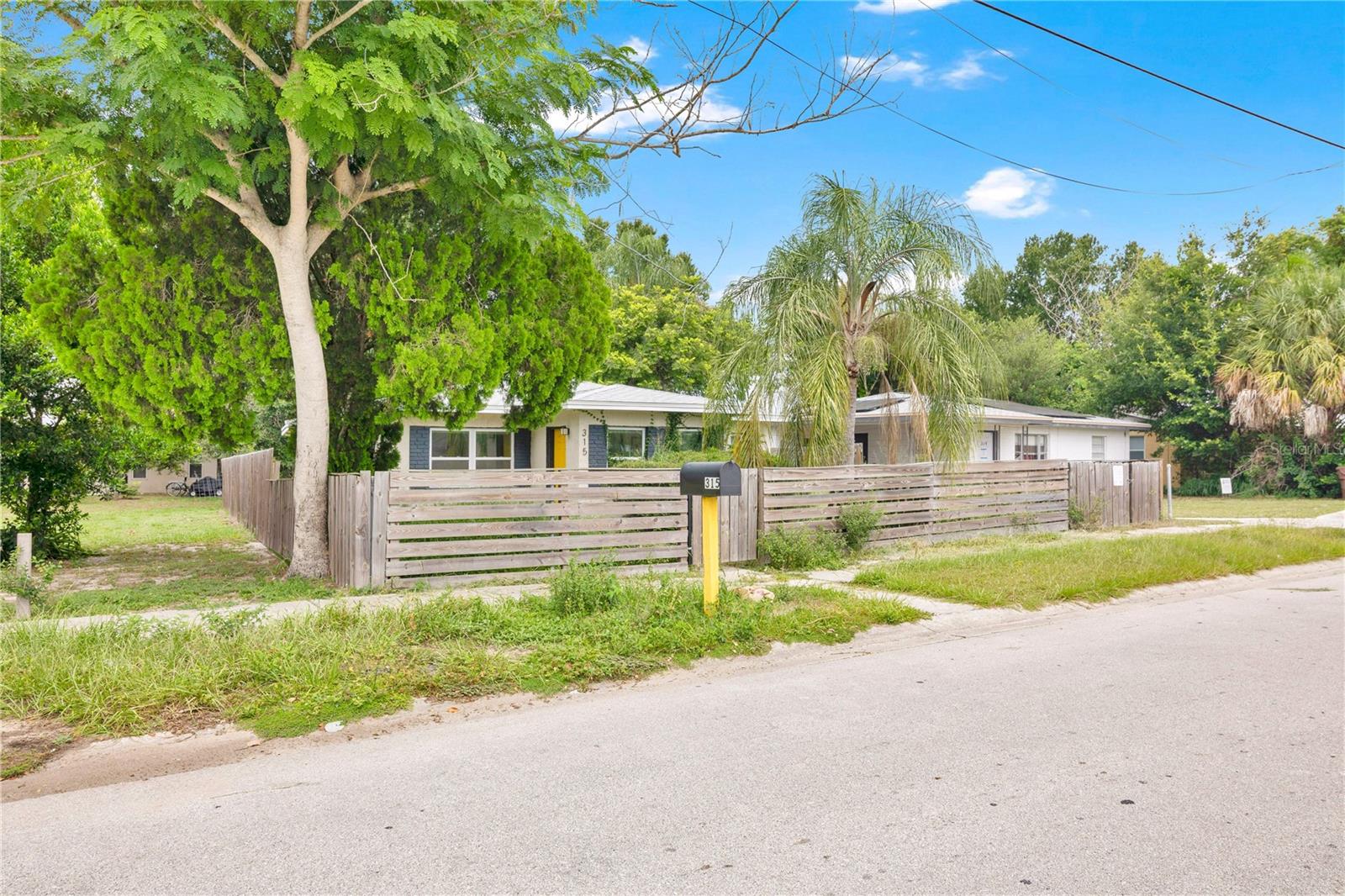 315 E St Property Photo 4