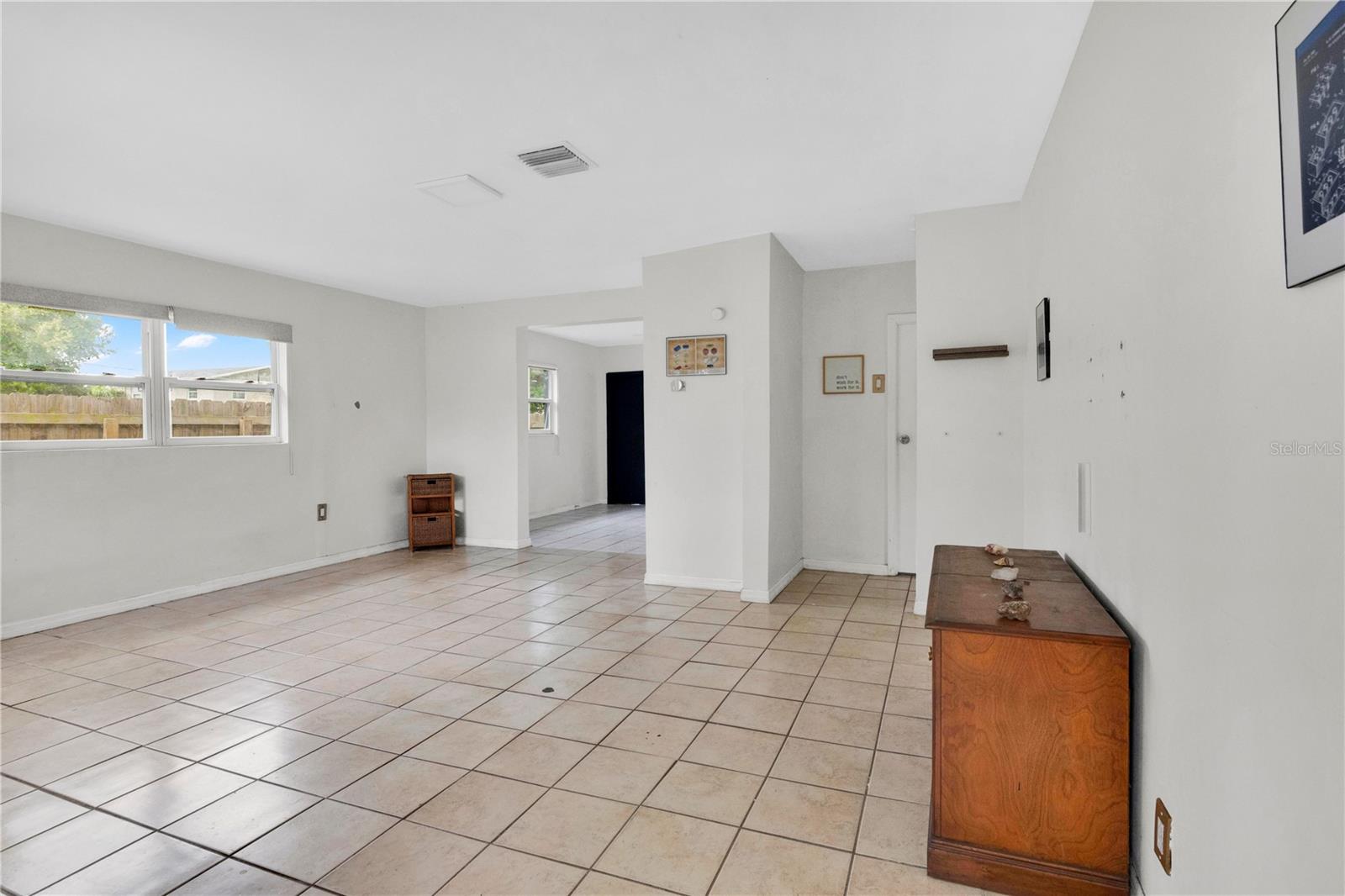 315 E St Property Photo 7