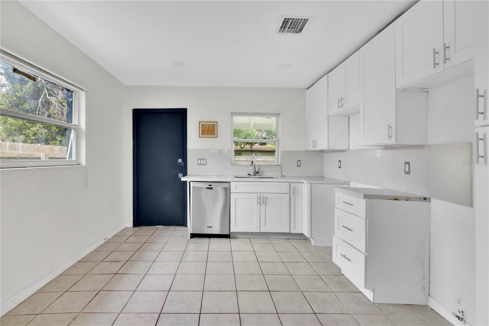 315 E St Property Photo 10