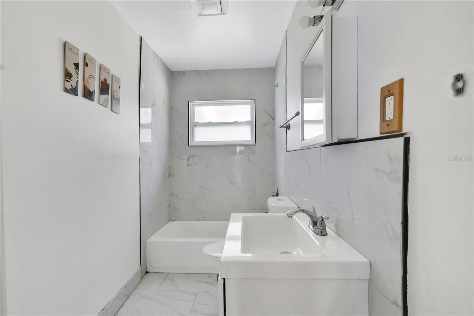 315 E St Property Photo 16