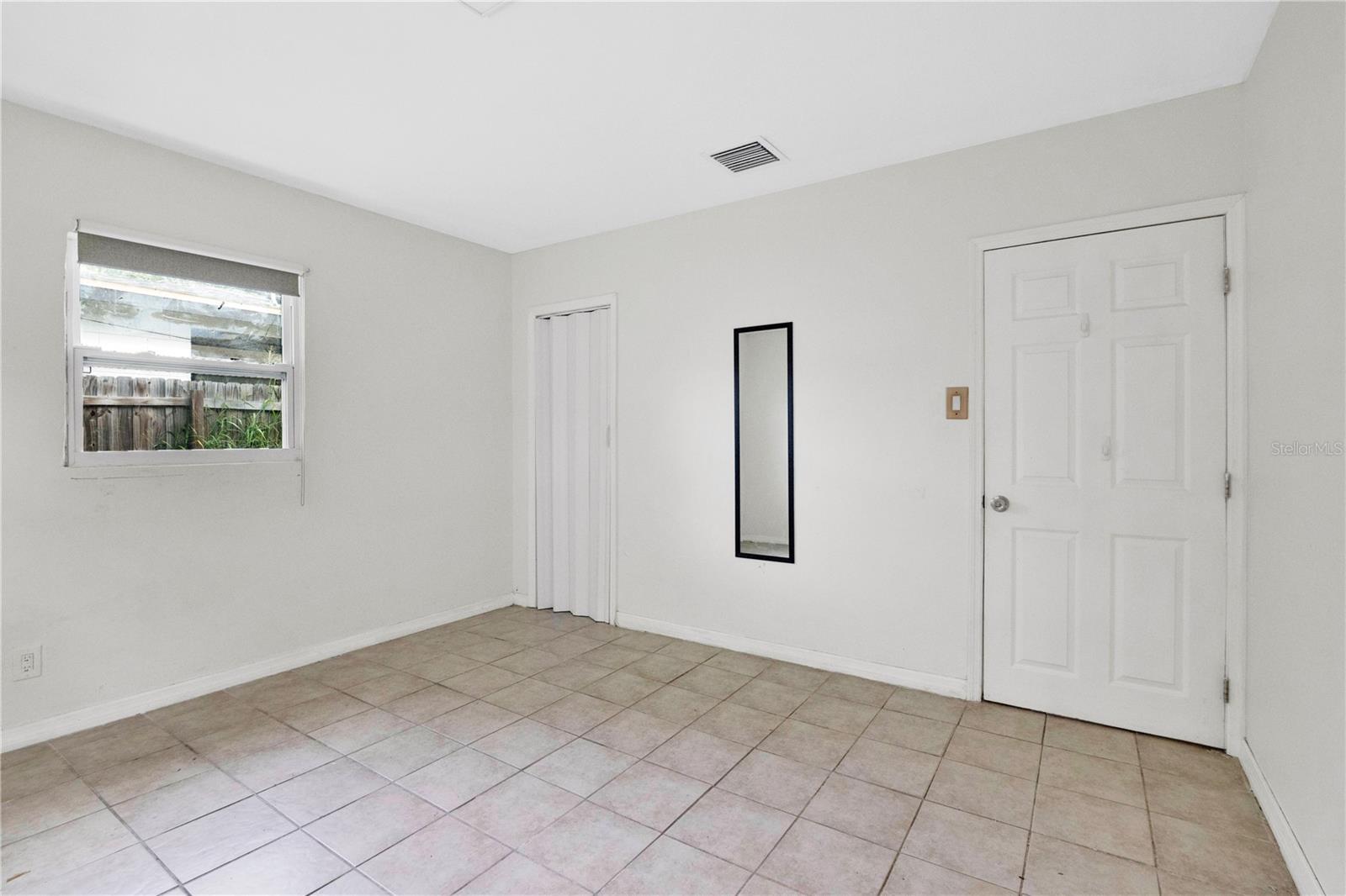 315 E St Property Photo 18