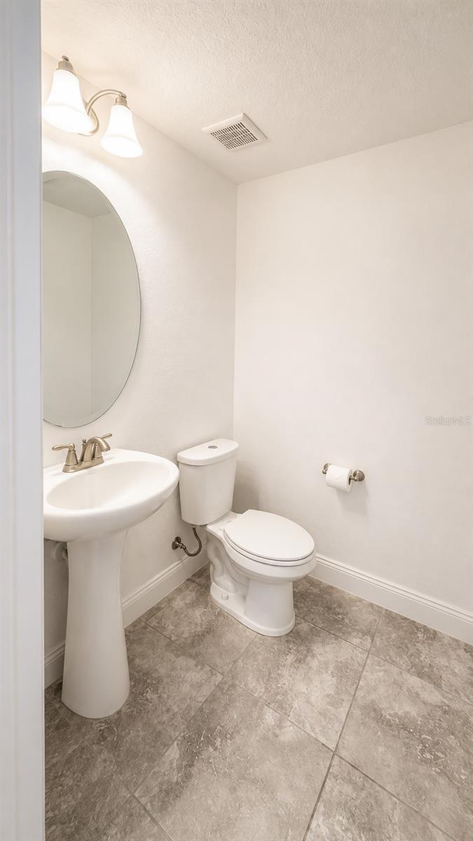 14051 Helsby St Property Photo 7
