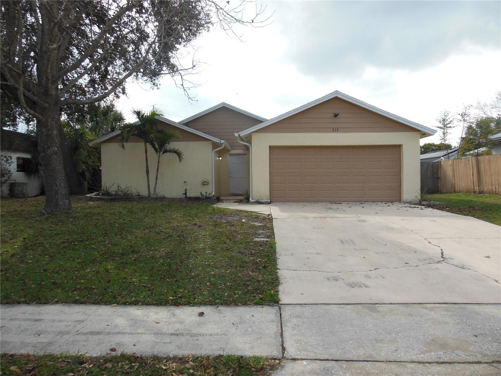 213 BUTTONWOOD AVE Property Photo 1