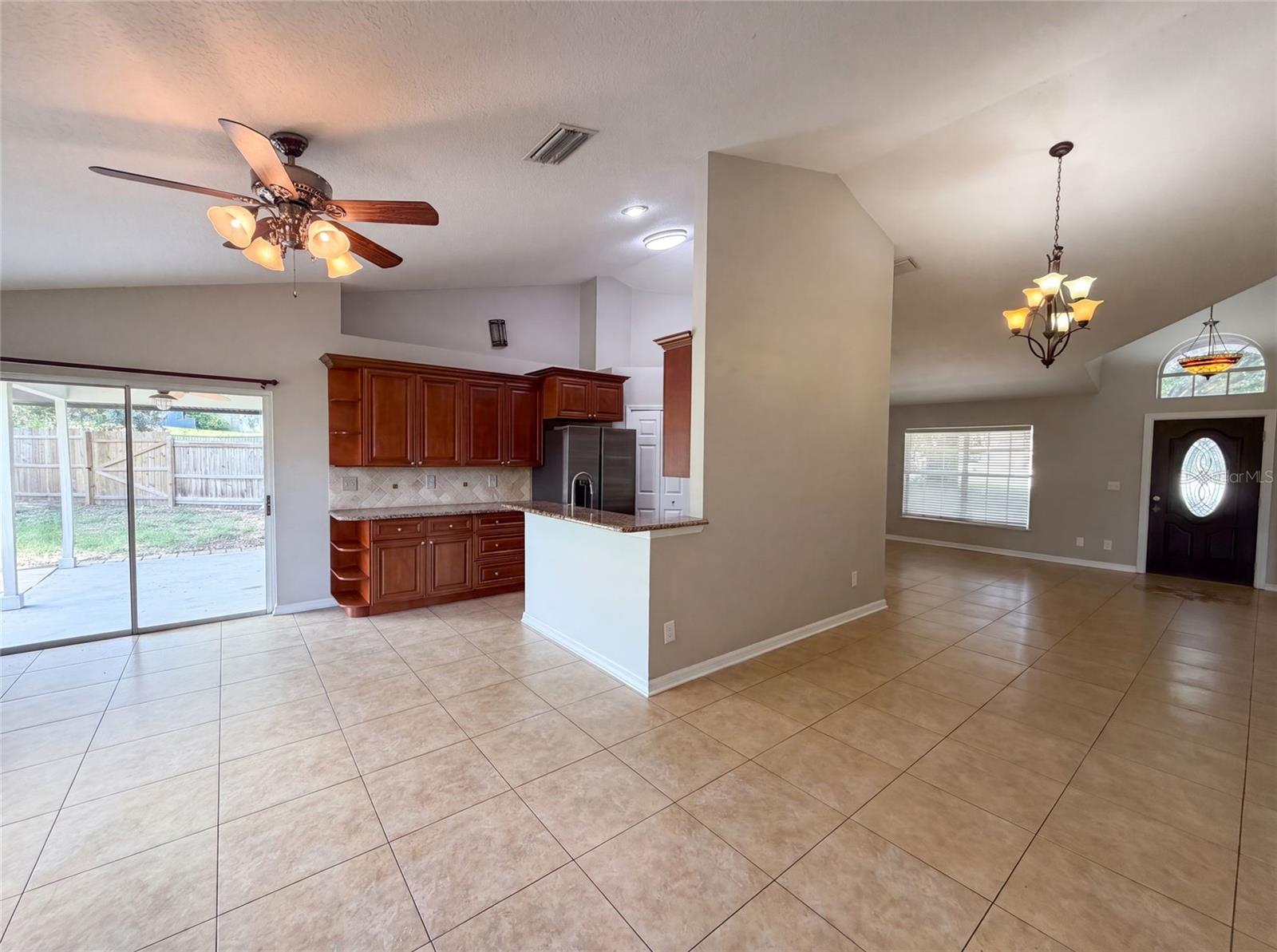 17802 Jefferson St Property Photo 6