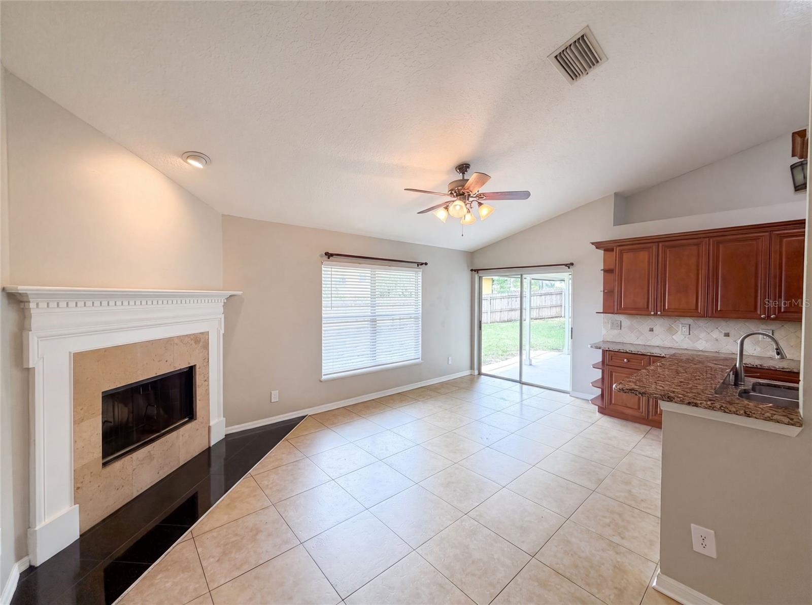 17802 Jefferson St Property Photo 10