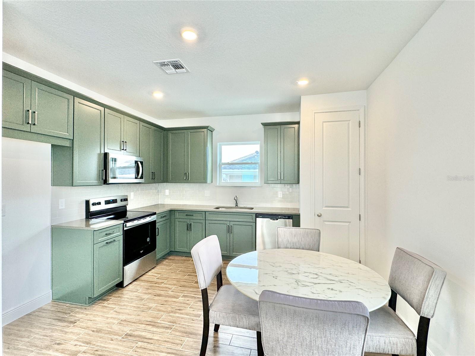 13442 Leggett Aly Property Photo 10