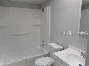 2929 W Oak Ridge Rd #e8 Property Photo 5