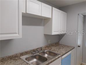 2929 W Oak Ridge Rd #e8 Property Photo 8