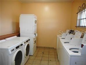 2929 W Oak Ridge Rd #e8 Property Photo 13