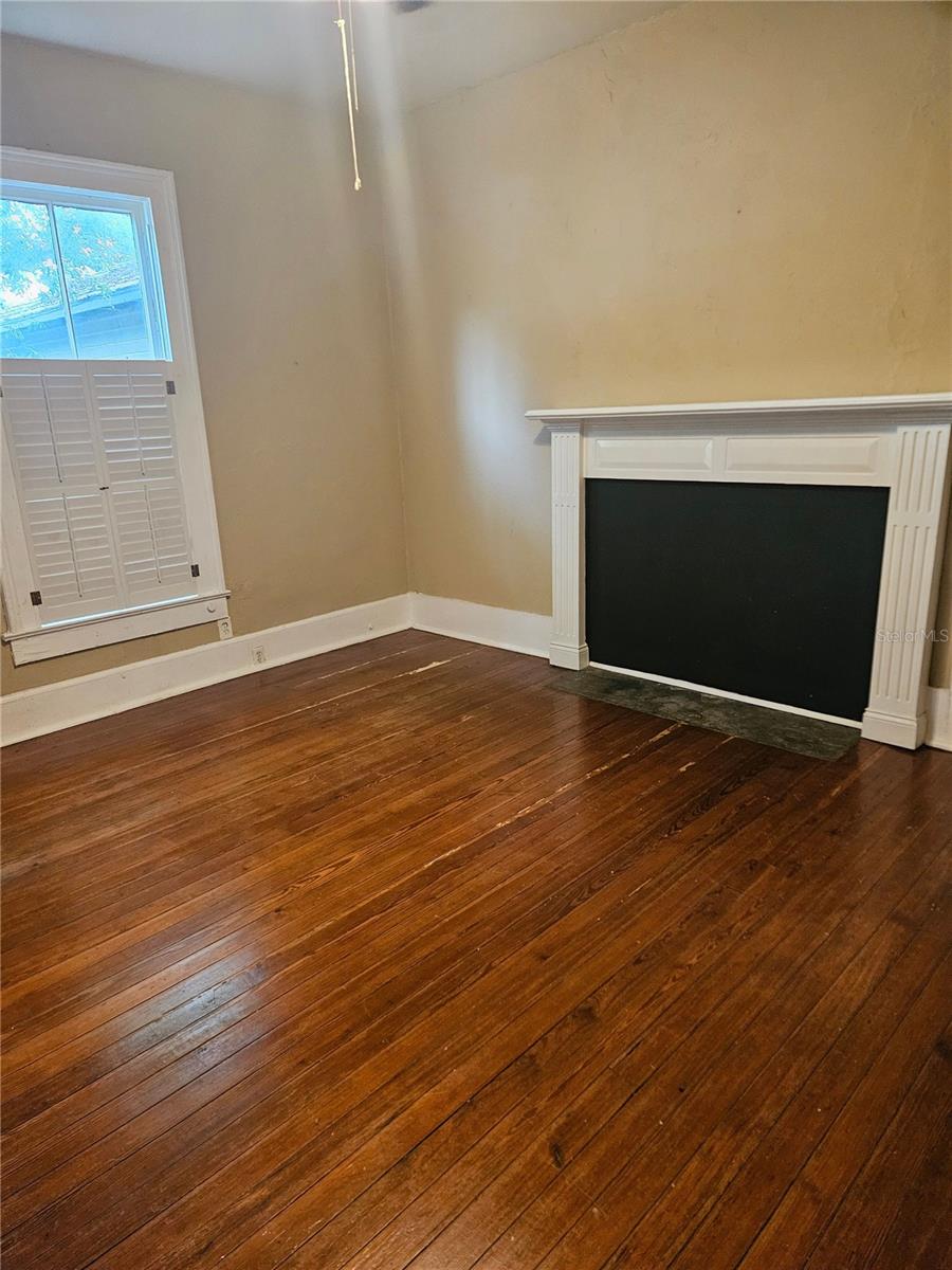 725 N WESTMORELAND DR #1 Property Photo 1
