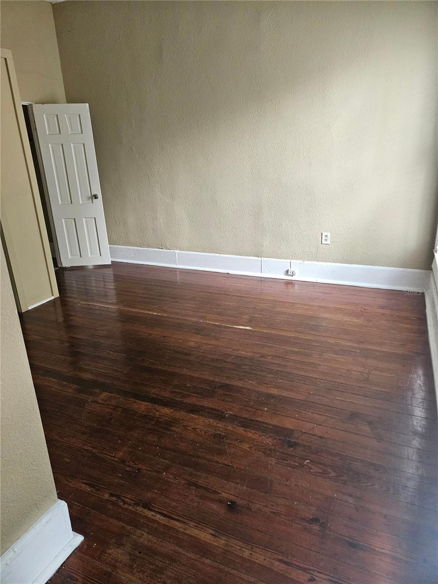 725 N Westmoreland Dr #1 Property Photo 6