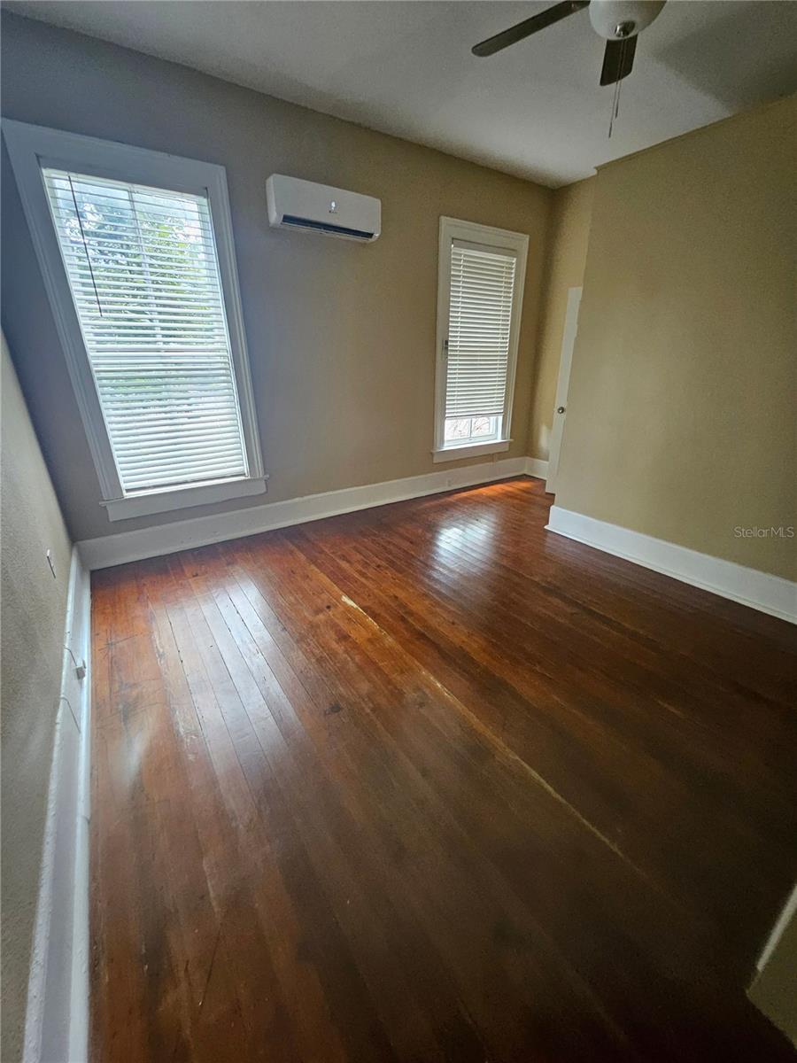 725 N Westmoreland Dr #1 Property Photo 7