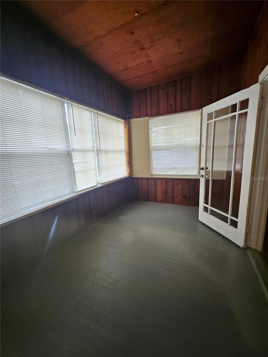 725 N Westmoreland Dr #1 Property Photo 10