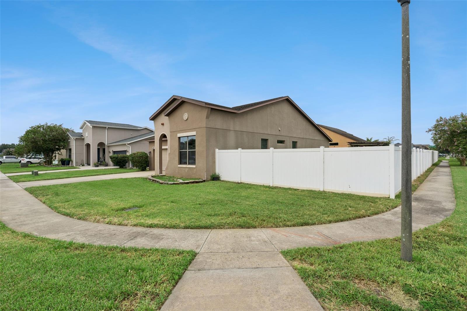 4882 Ashurst St Property Photo 6