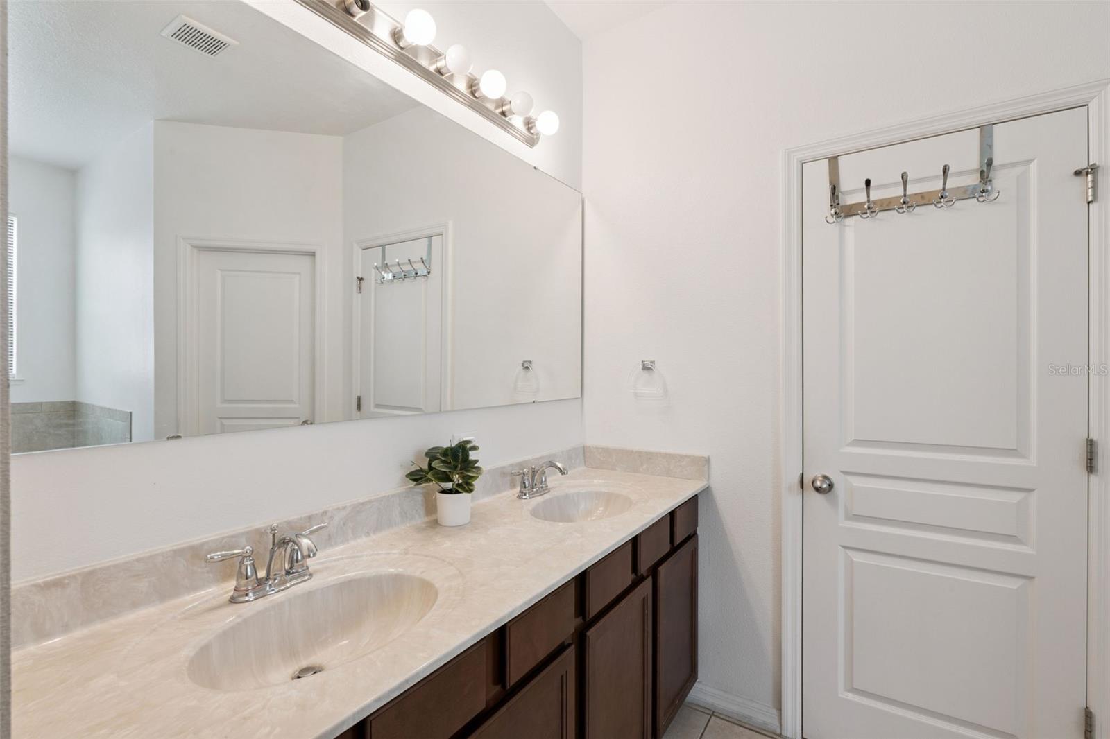 4882 Ashurst St Property Photo 32