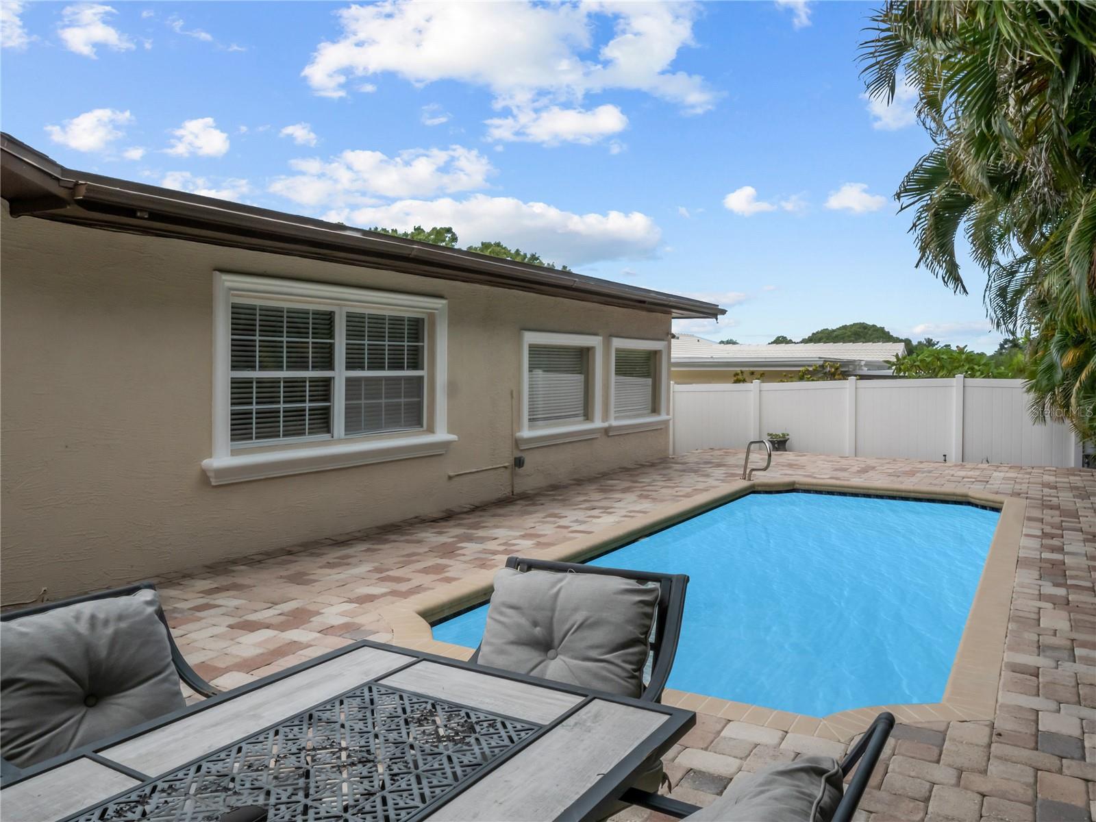 14331 Apache Ave Property Photo 5