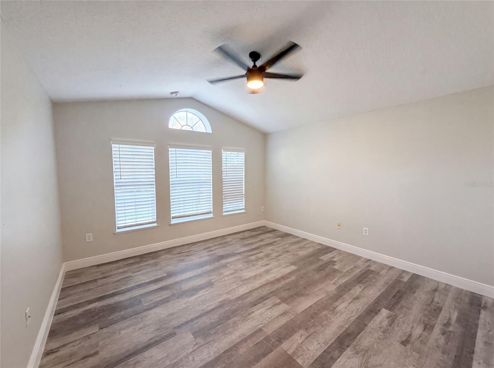 106 Cabrillo Dr Property Photo 11
