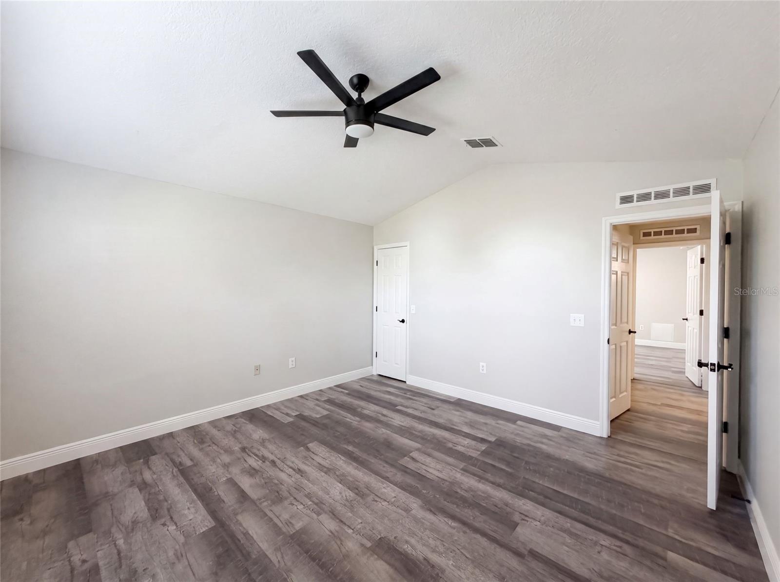 106 Cabrillo Dr Property Photo 17
