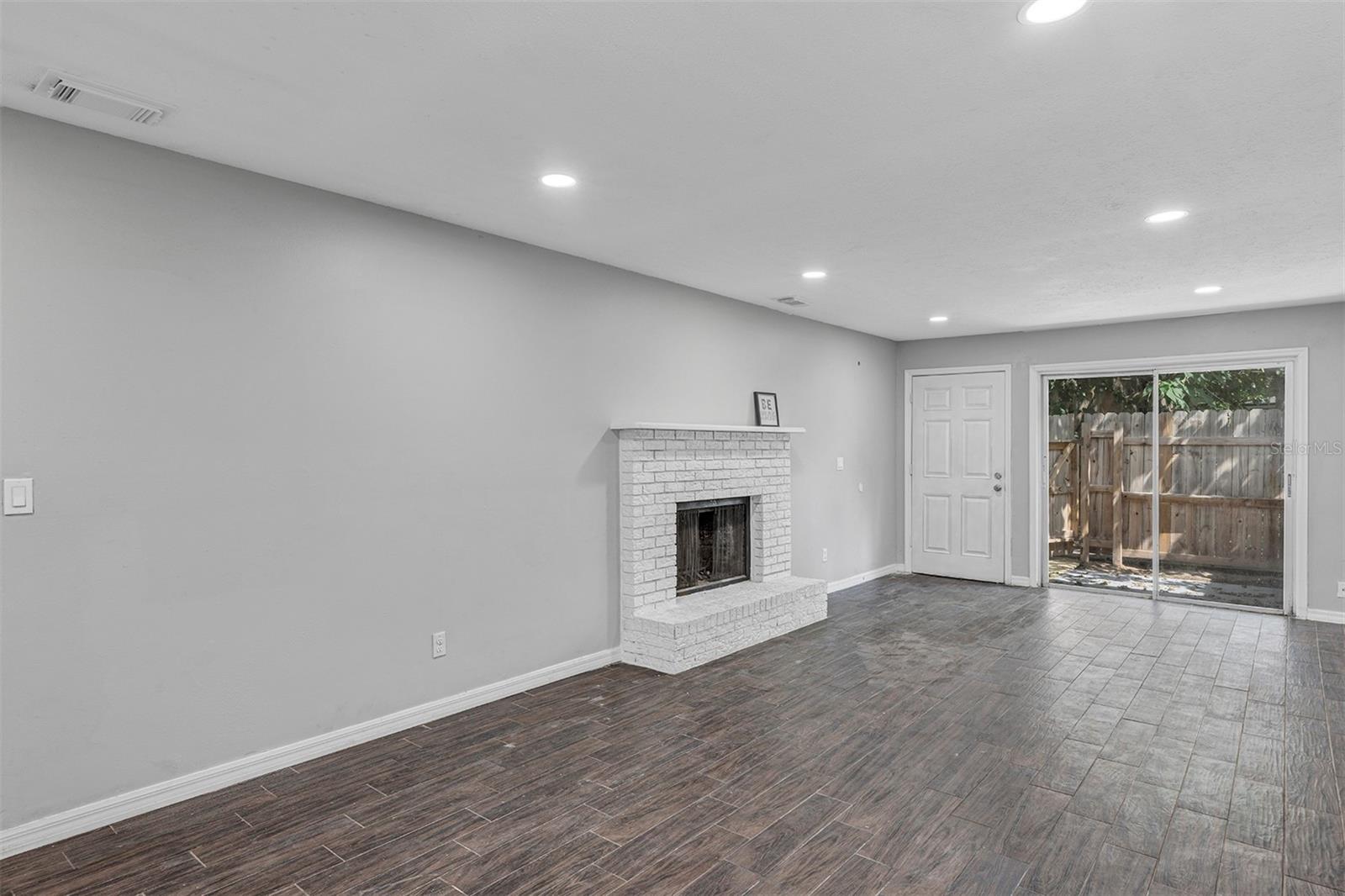 3990 Se 17th Ct #b Property Photo 10