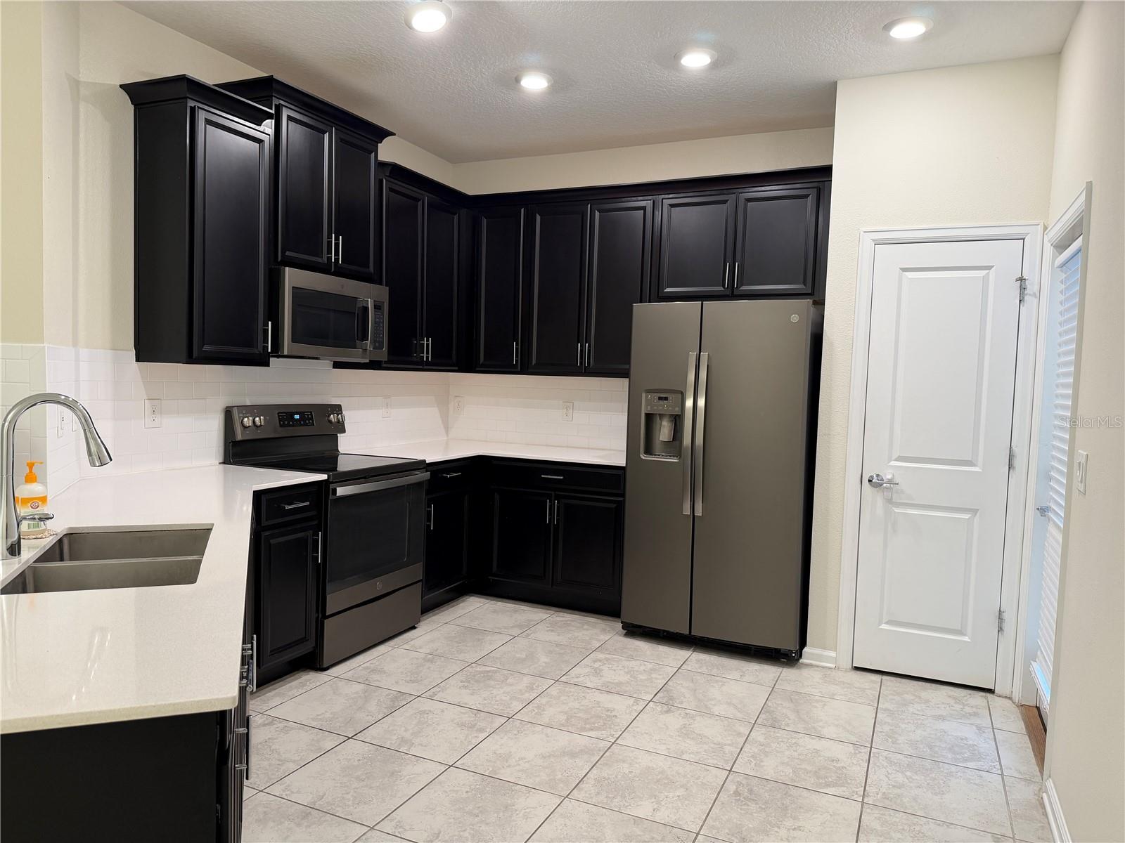 8513 Golf Way Property Photo 4