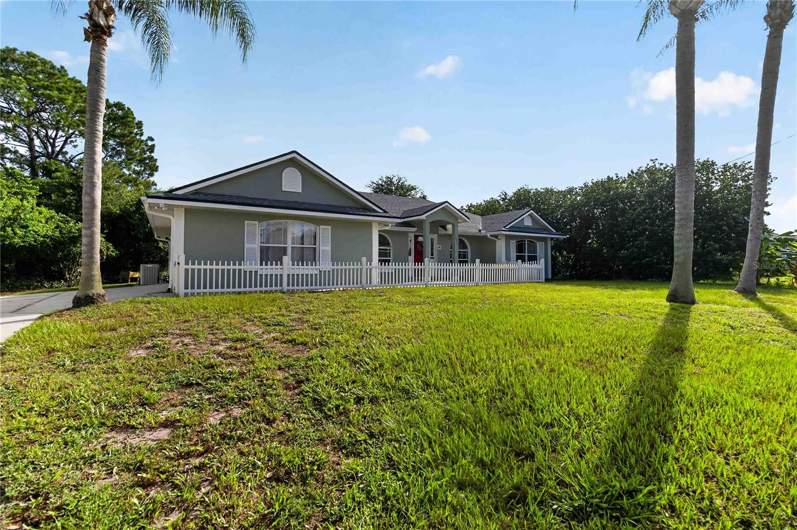 2562 Travida Dr Property Photo 1