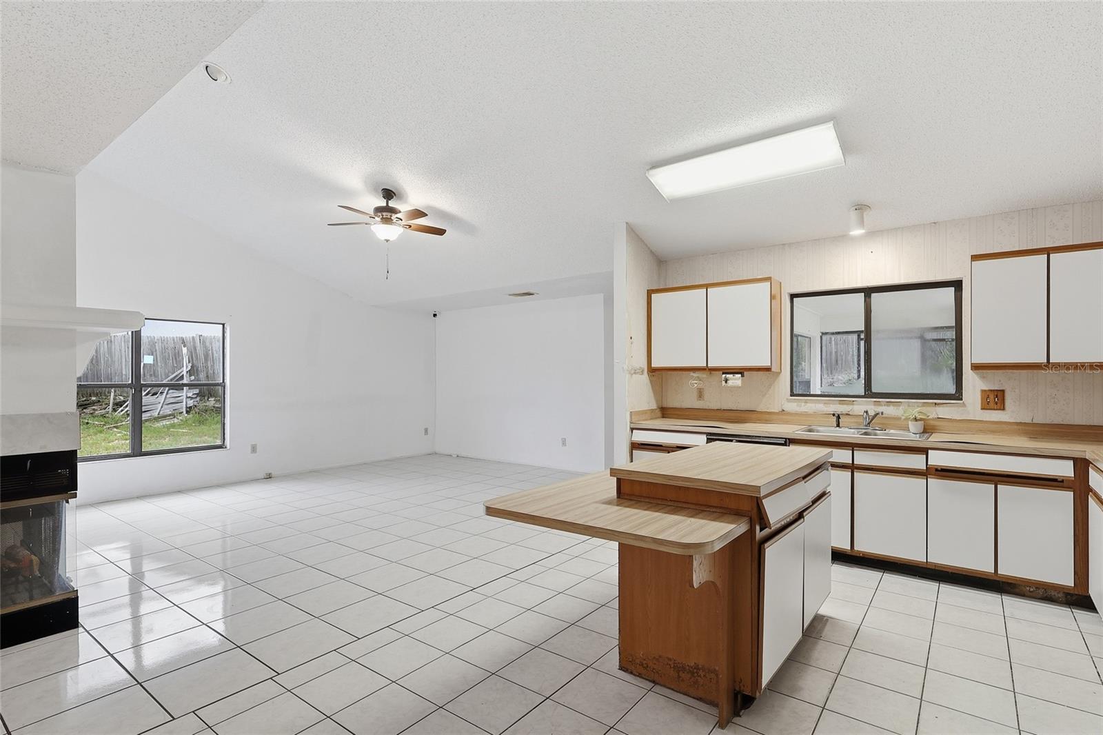 2939 Danforth Dr Property Photo 4